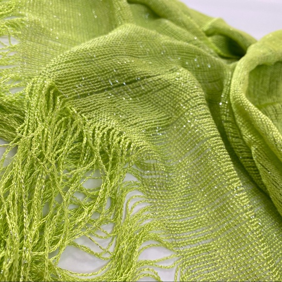 Lightweight neon green metallic silver fringe knit scarf - Picture 4 of 5